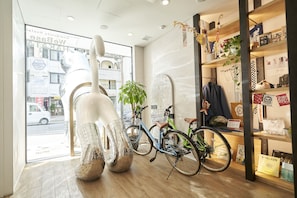 ロビーラウンジ