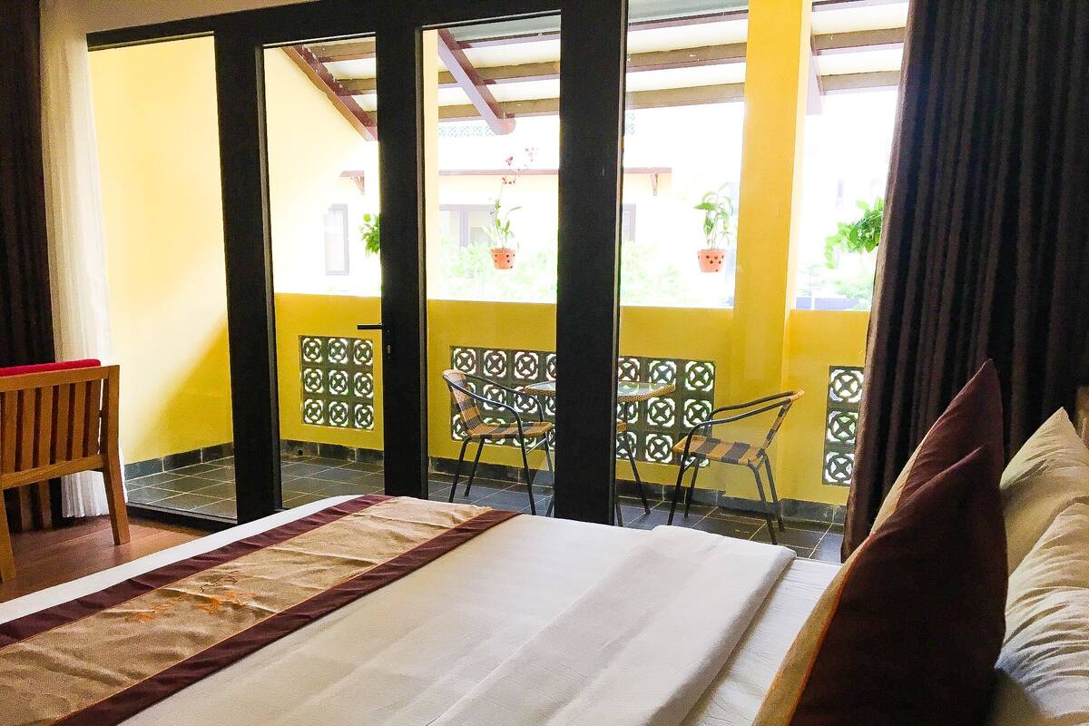 Quarto luxo | Frigobar, escrivaninha, Wi-Fi de cortesia