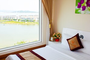 Jelly Fish Apartment | Minibar, desk, free WiFi