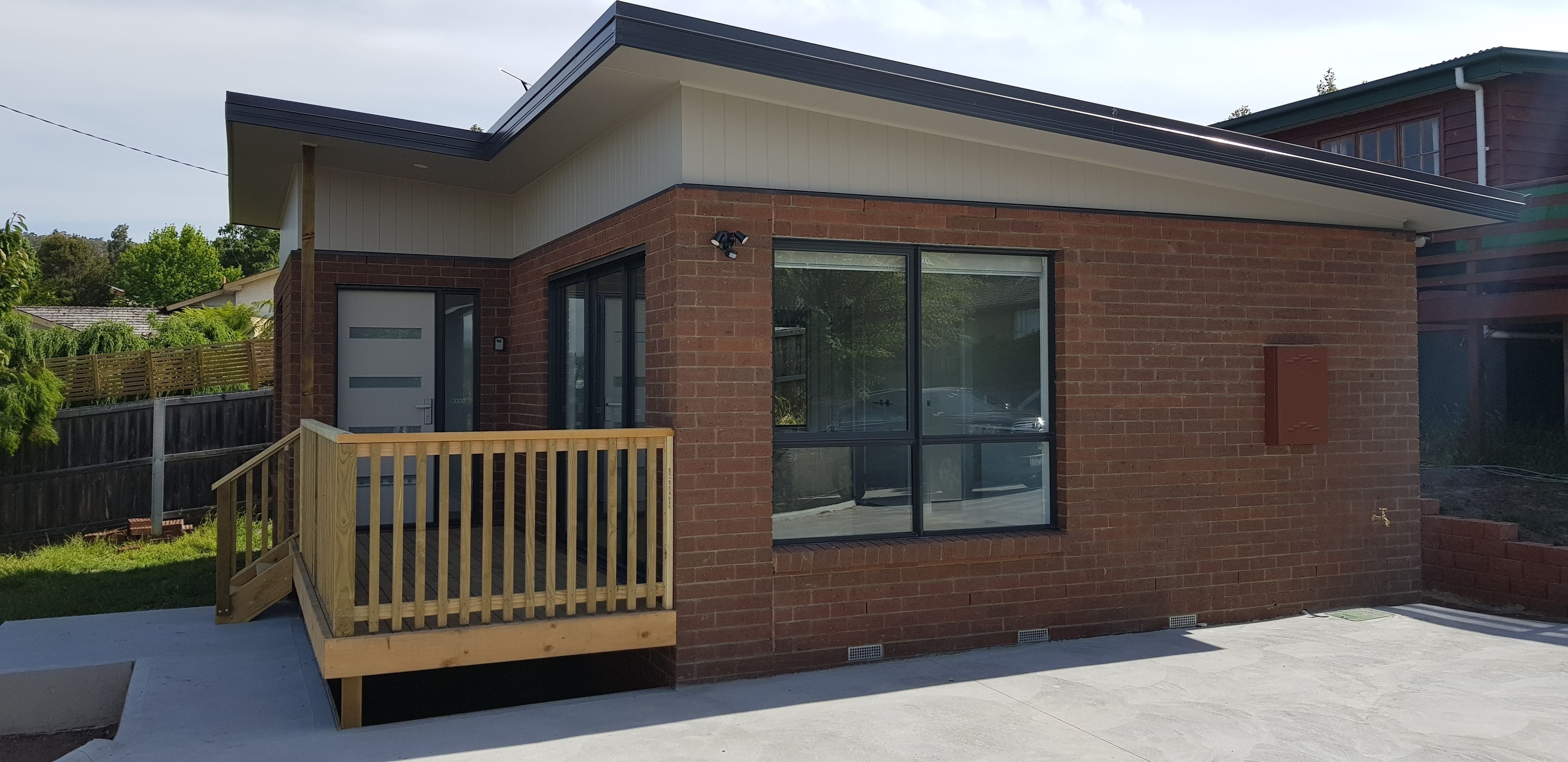 Cedar Cottages Blackmans Bay — image 3