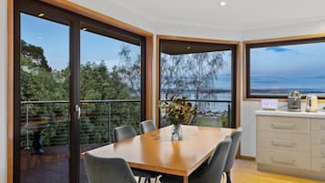 Executive House | In-room dining