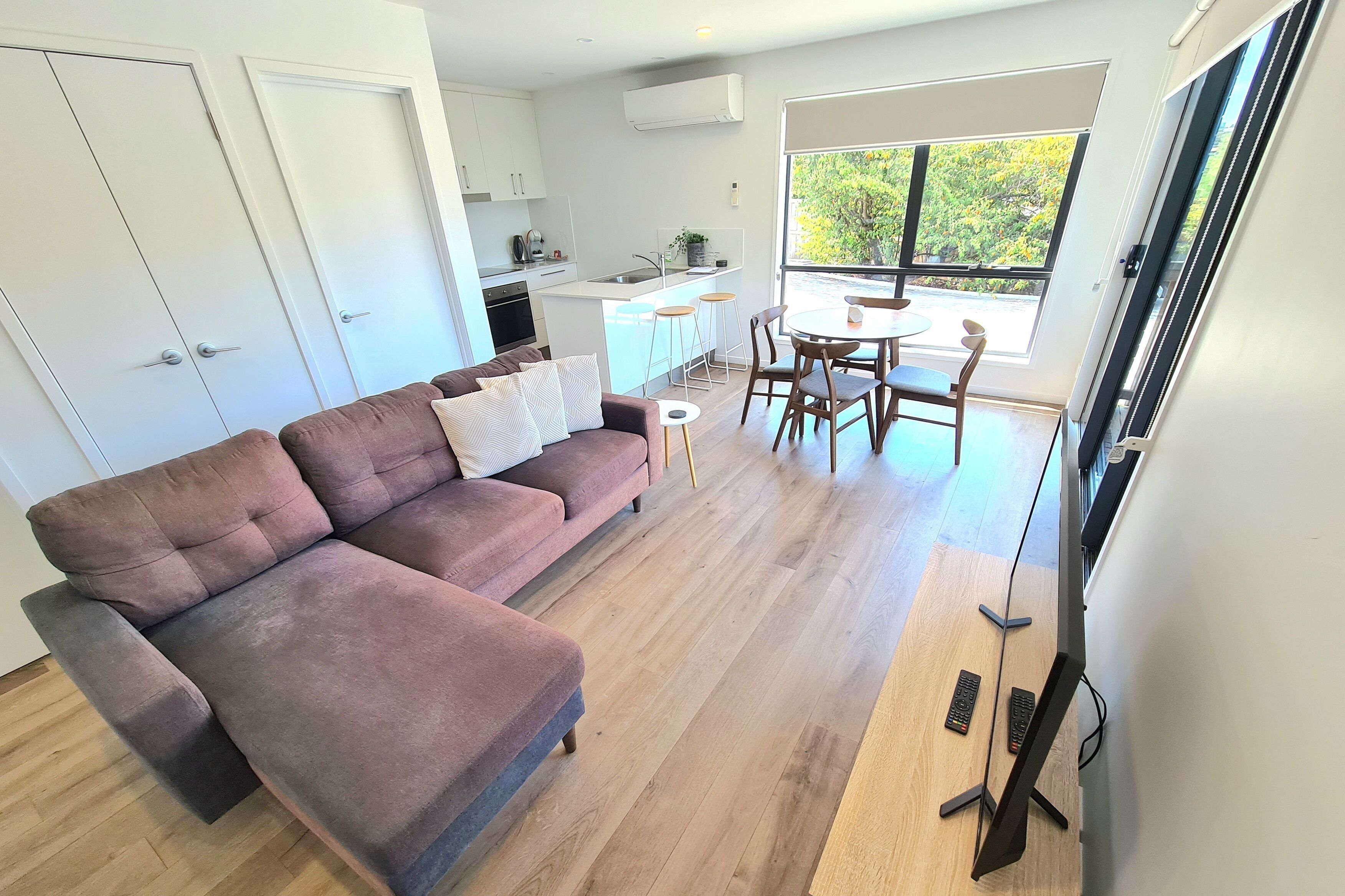 Comfort House, 2 Bedrooms, Kitchen, Ocean View | Living area | Flat-screen TV