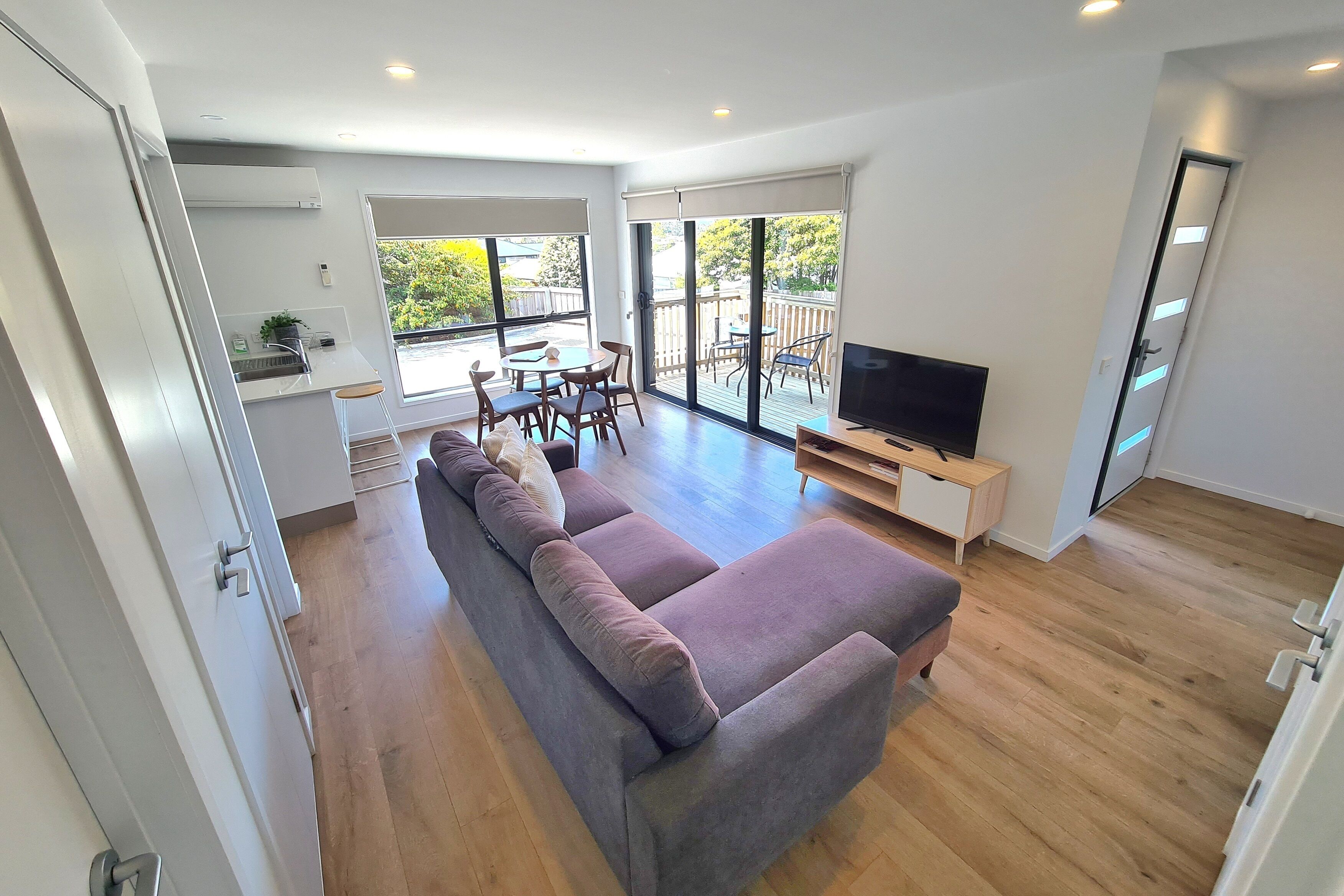 Comfort House, 2 Bedrooms, Kitchen, Ocean View | Living area | Flat-screen TV