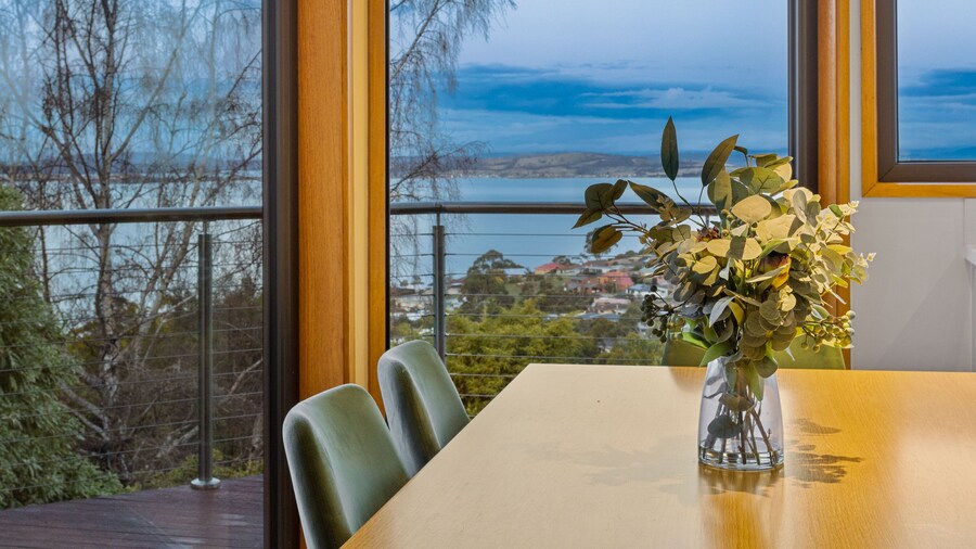 Cedar Cottages Blackmans Bay