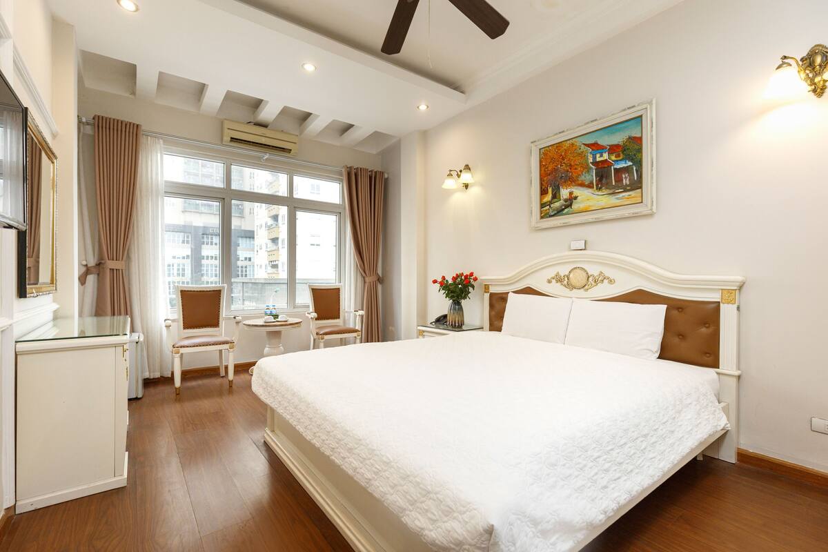 Deluxe Double Room | 1 bedroom, minibar, desk, laptop workspace
