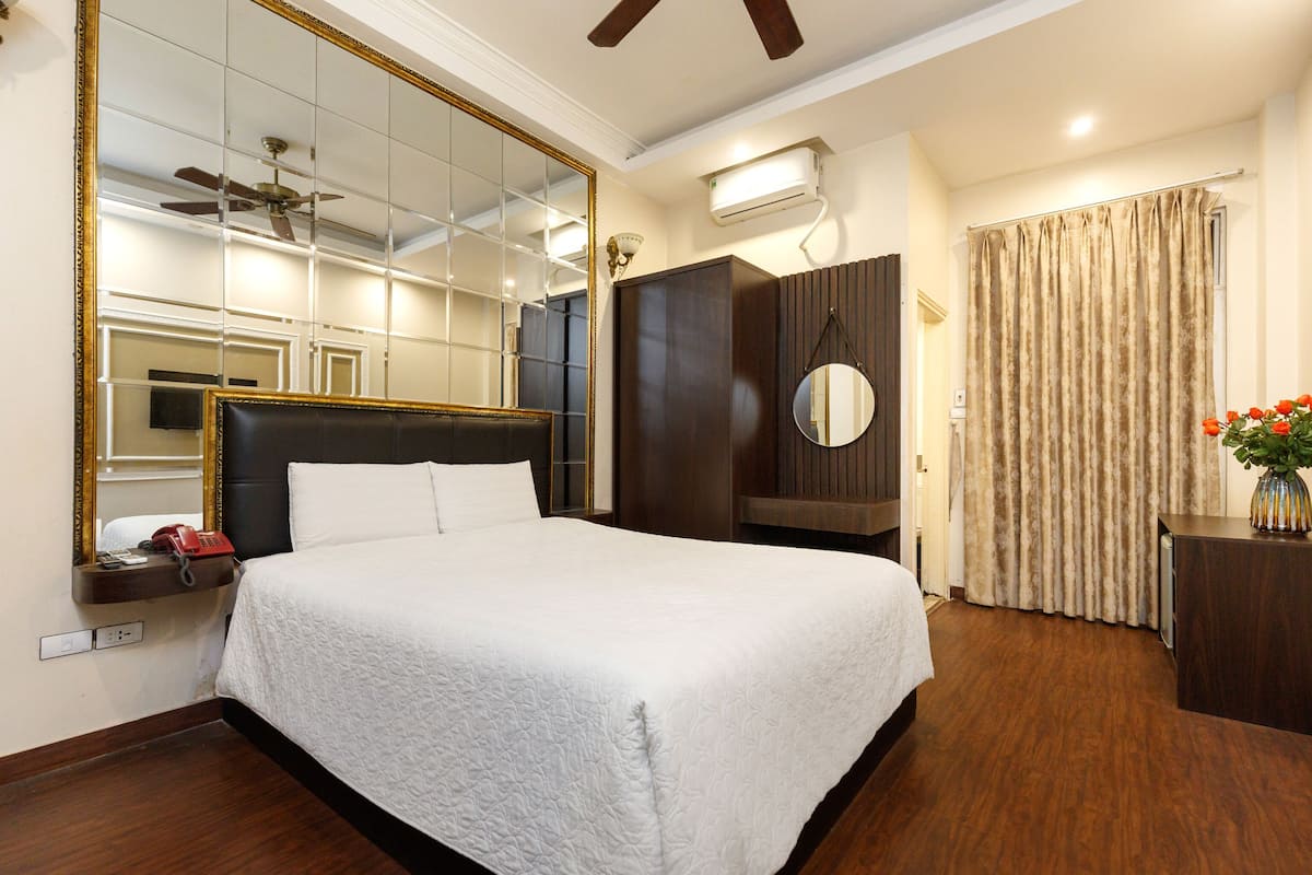 Superior Double Room | 1 bedroom, minibar, desk, laptop workspace