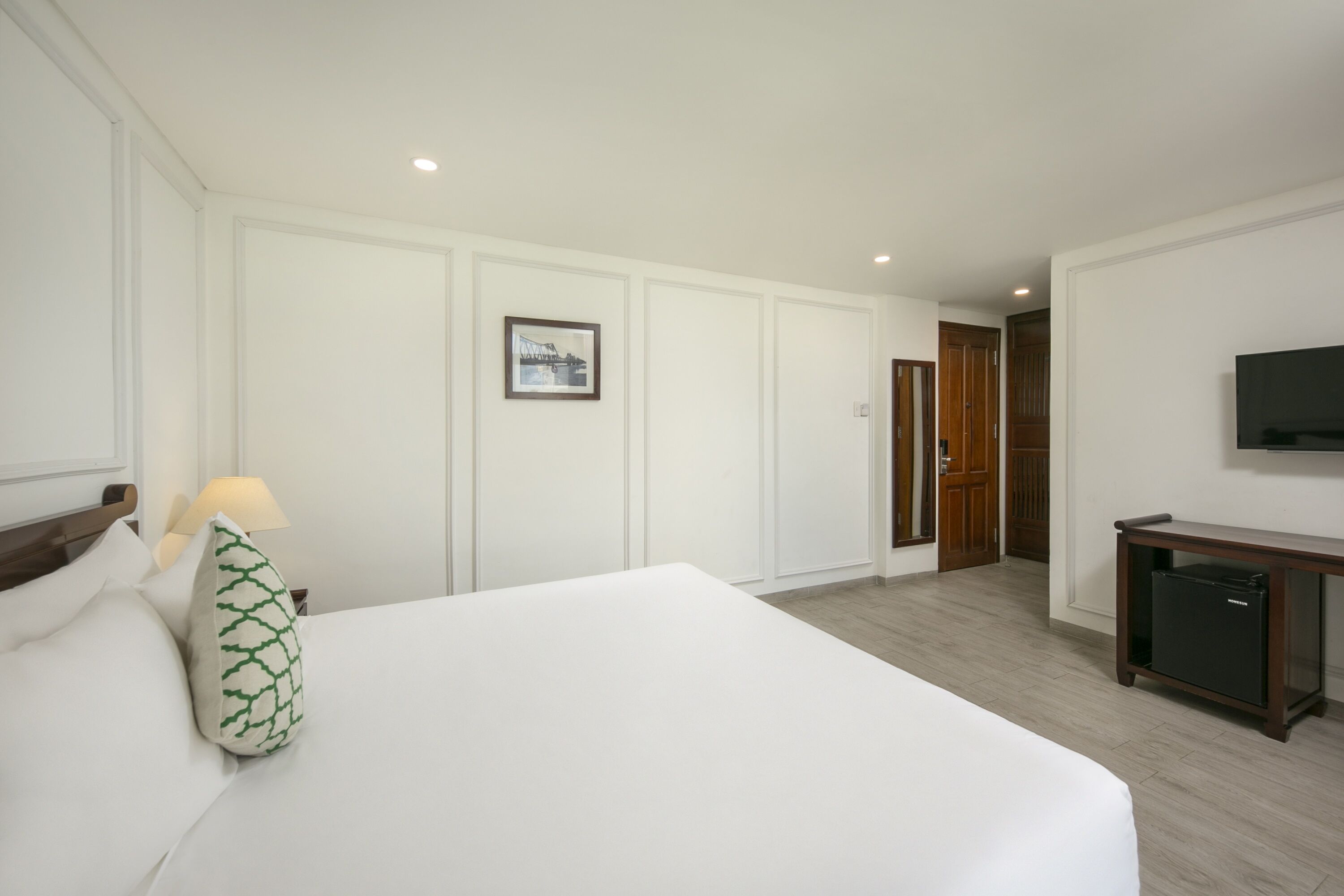 minibar, in-room safe, desk, soundproofing