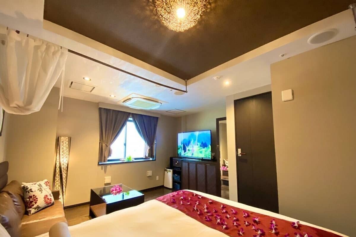 Insonorización, wifi gratis y ropa de cama