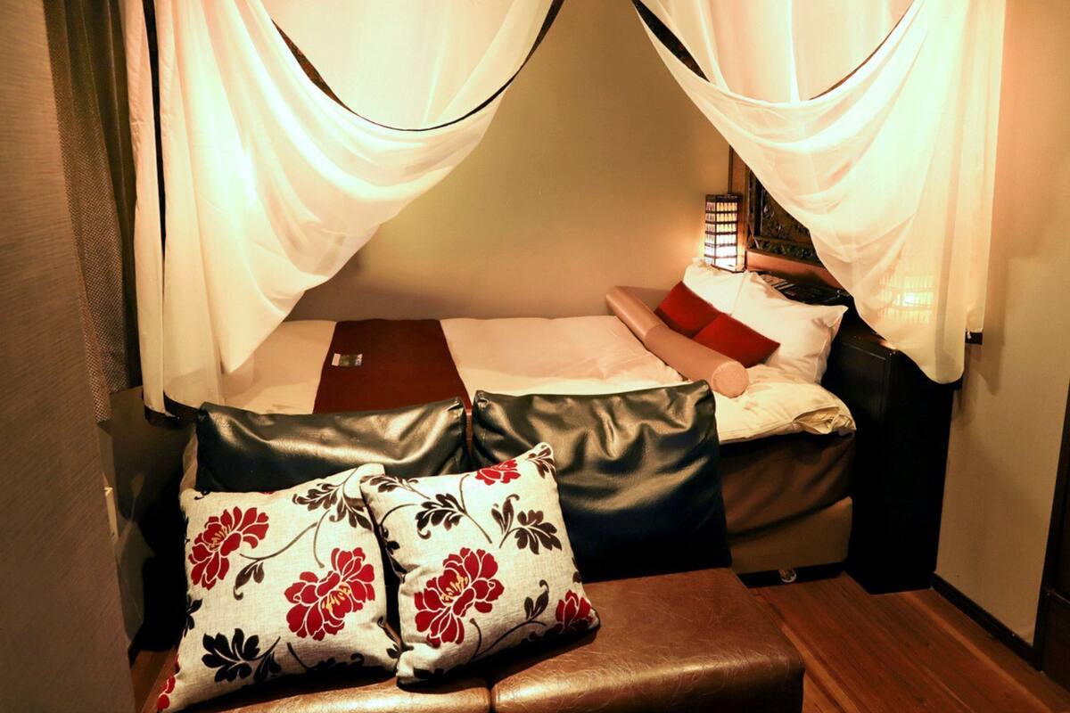 Economy Double - Smoking - Unlimited Alcohol | Soundproofing, free WiFi, bed sheets