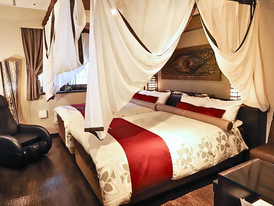 Superior Twin Room, with Free All-you-can-drink Alcohol (Smoking) | Lydisolert, wi-fi (inkludert) og sengetøy
