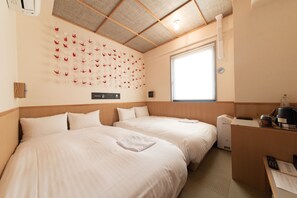 Superior Double or Twin Room | Desk, laptop workspace, iron/ironing board, free WiFi - Kamon Hotel Namba (Osaka)