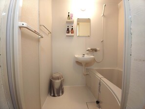 Premium-huone, 1 suuri parisänky, keittotila, vuoristonäköala | Kylpyhuone | Ilmaiset hygieniatuotteet, hiustenkuivaaja, tohvelit, bidee