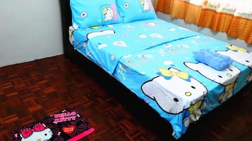 4 habitaciones, decoración personalizada y escritorio