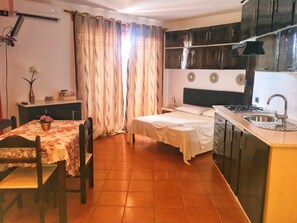 Studio, Sea View | Private kitchenette | Full-size fridge, stovetop, cookware/dishes/utensils - Porto Antigo (Sal)