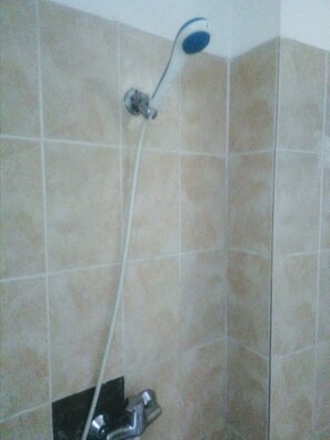 Double Room | Bathroom shower