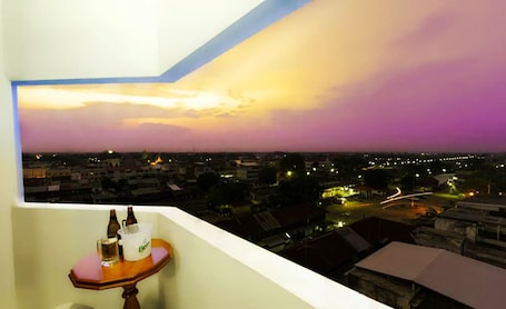 Balcony view. Roseinn Hotel Taphanhin