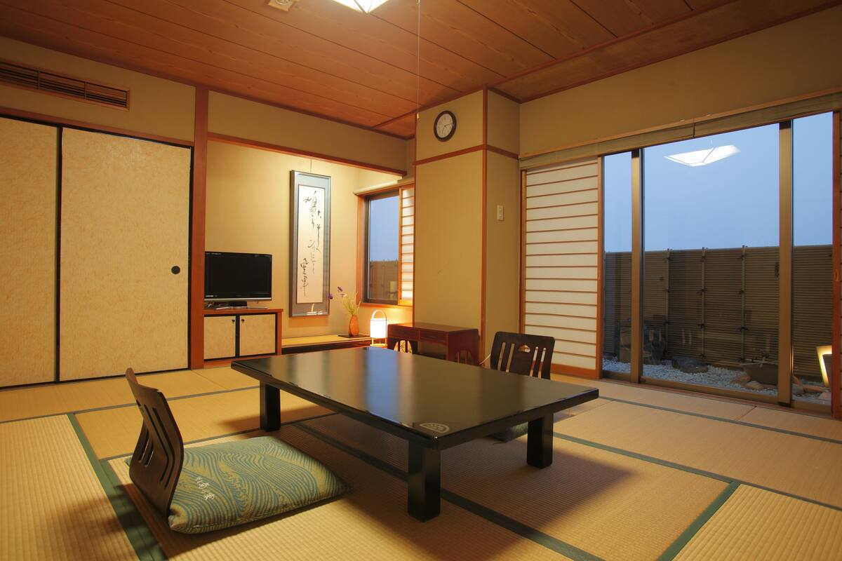 Traditional-Zimmer, Gemeinschaftsbad, Stadtblick (Japanese-style)