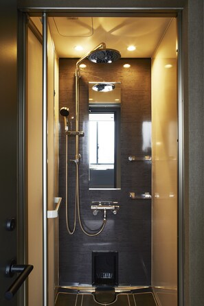 Dusche im Bad