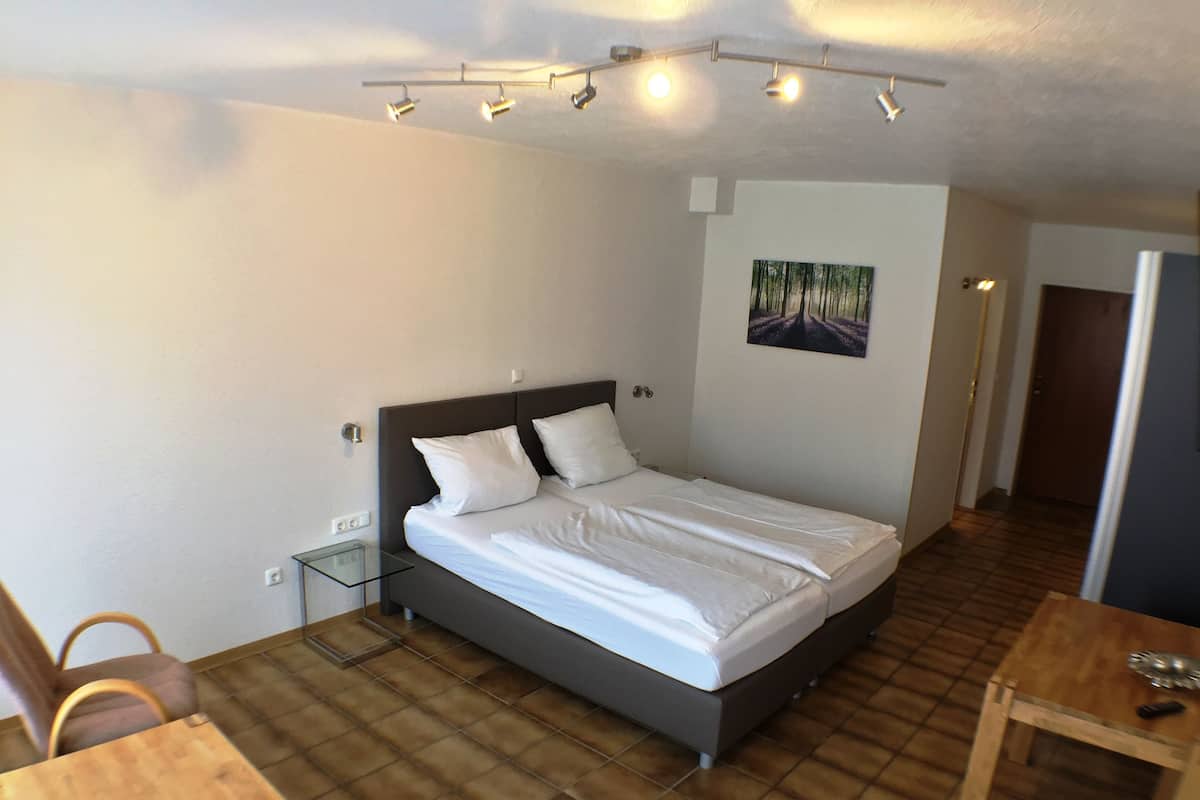 Double Room | Free WiFi, bed sheets