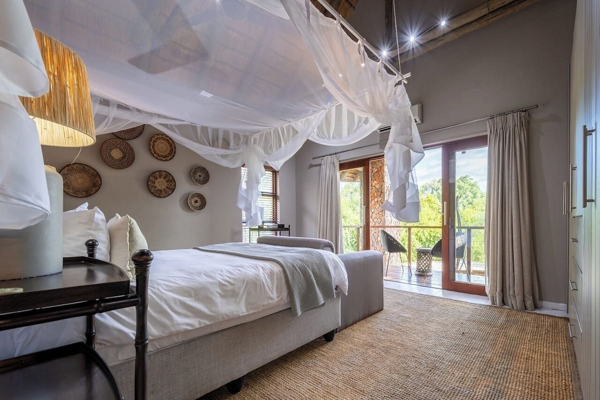 Ekhaya Suite 5 | 1 bedroom, premium bedding, in-room safe, individually decorated