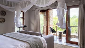 Ekhaya Suite 5 | 1 bedroom, premium bedding, in-room safe, individually decorated