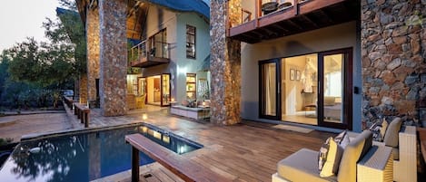 Outdoor pool, sun loungers