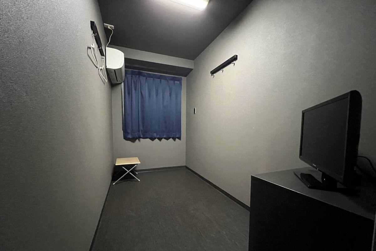 Economy Single Room, Smoking | Desk, blackout drapes, free WiFi