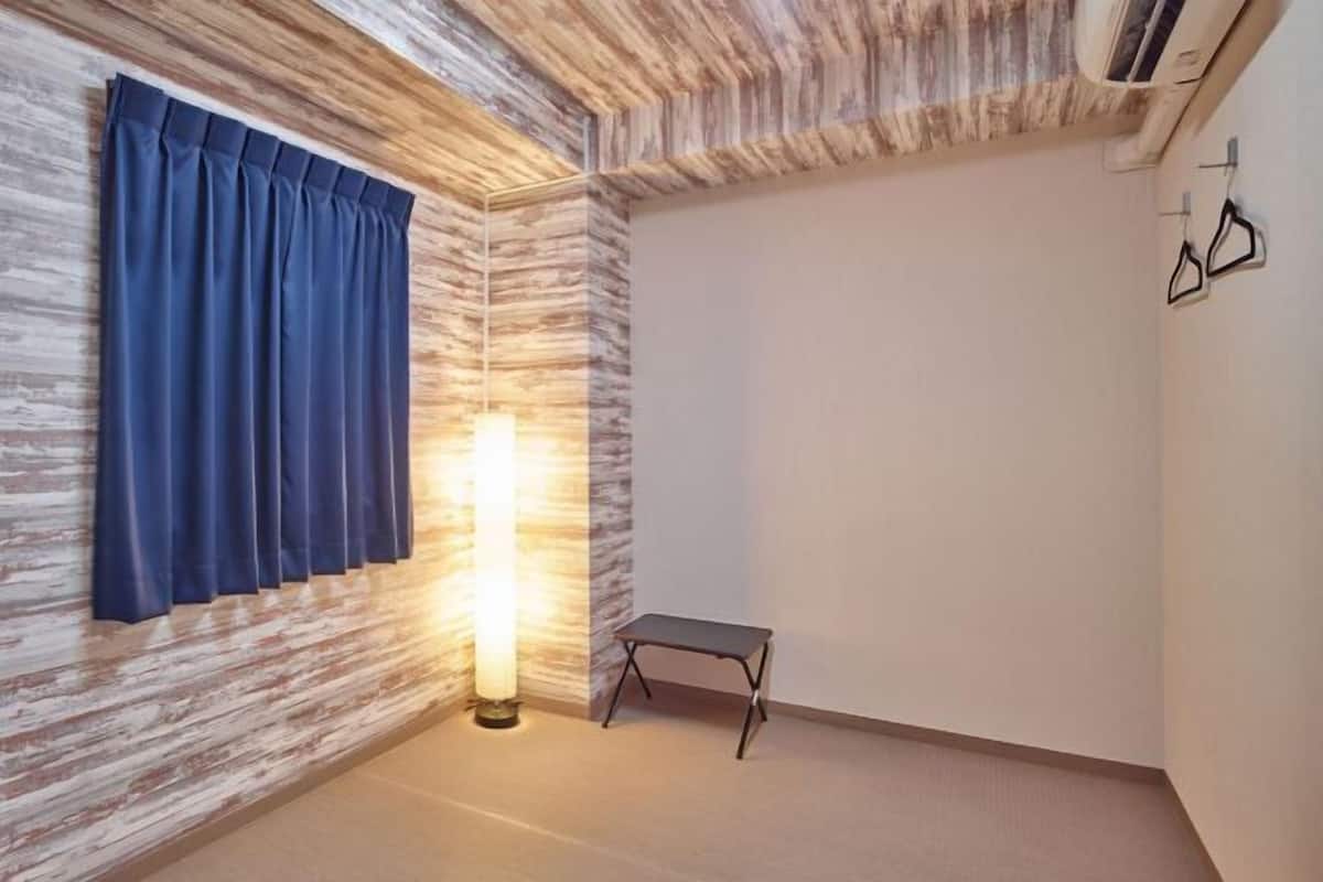 Blackout curtains, free WiFi
