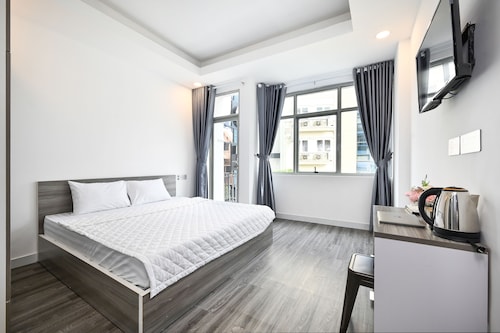 Yoko Airport Saigon Hotel