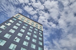 Mặt tiền nơi lưu trú