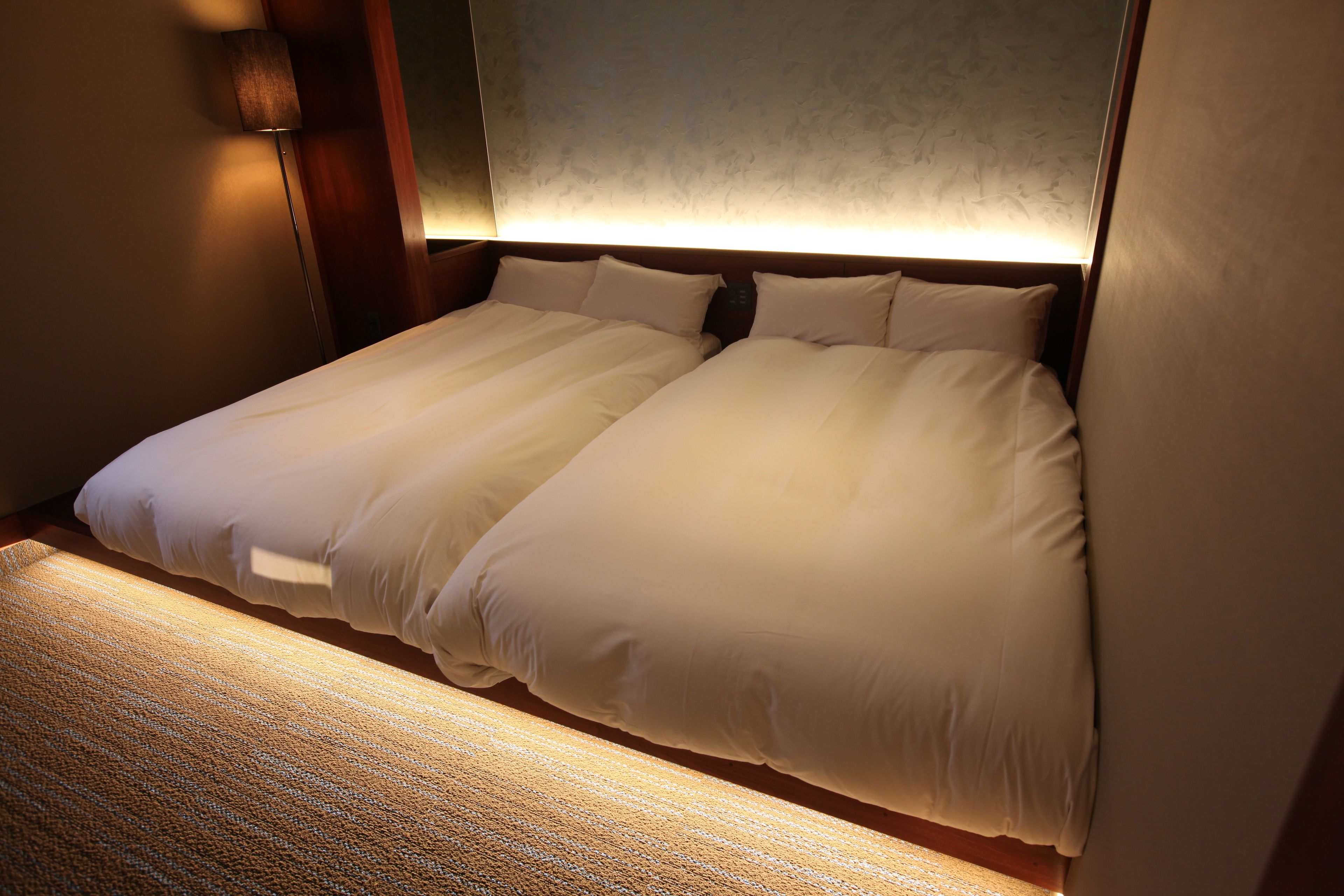 Design-Zweibettzimmer, Nichtraucher | Zimmersafe, Schreibtisch, Verdunkelungsvorhänge, schallisolierte Zimmer