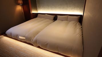 Chambre Design avec lits jumeaux, non-fumeurs | Coffres-forts dans les chambres, bureau, rideaux occultants