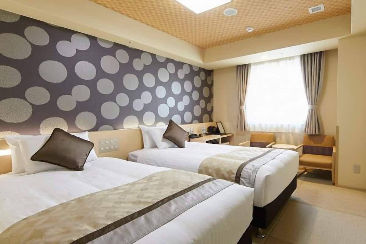 In-room safe, desk, free WiFi, wheelchair access