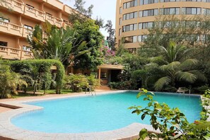 Outdoor pool - Hotel Massaley (Bamako)