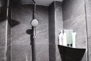 Buồng tắm vòi sen