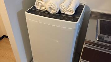 Quarto duplo standard, geladeira e micro-ondas | Comodidades do quarto