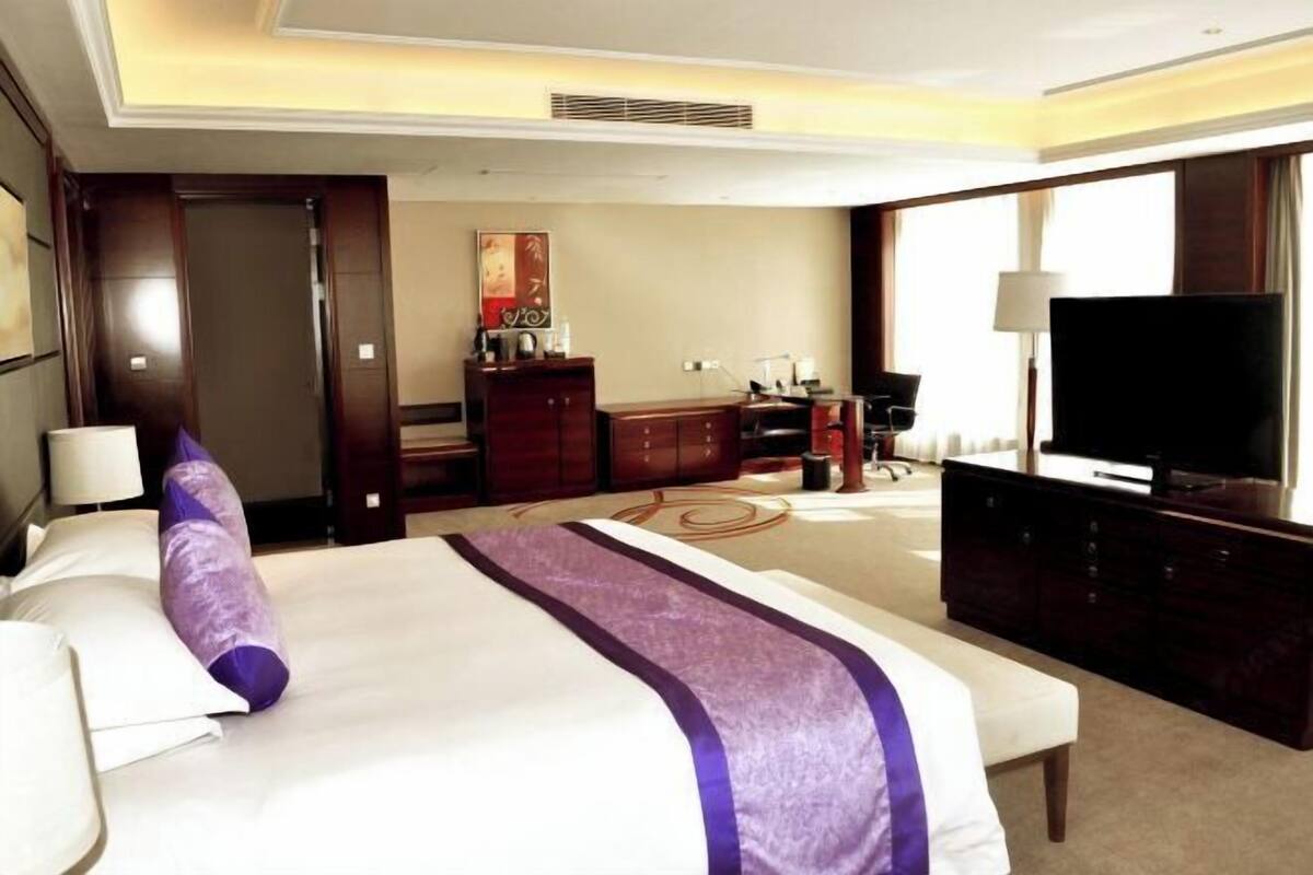 Minibar, in-room safe, desk, blackout drapes