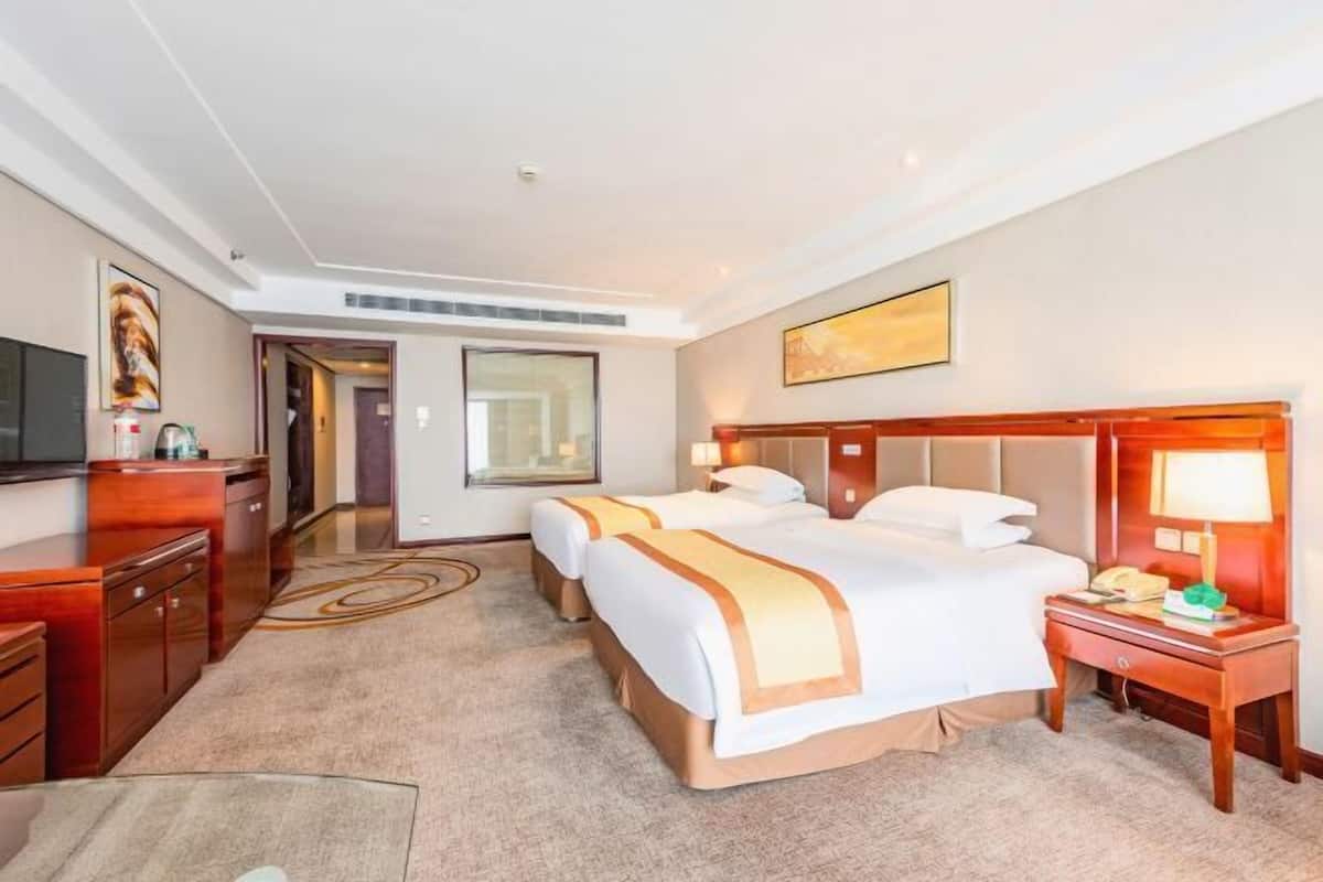 Minibar, in-room safe, desk, blackout drapes