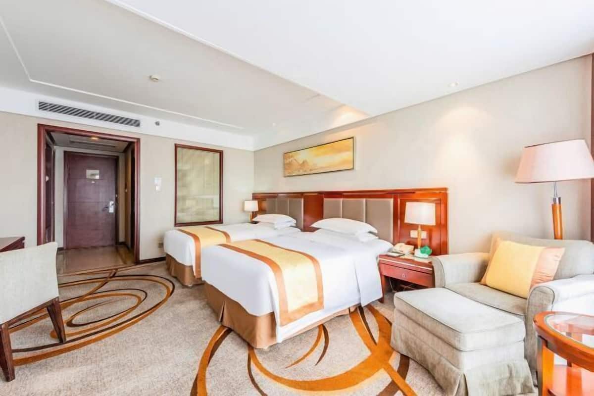Minibar, in-room safe, desk, blackout drapes