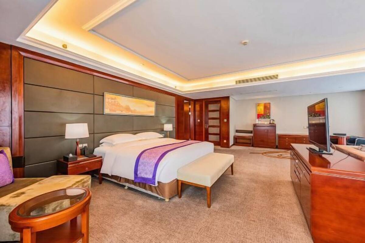 Minibar, in-room safe, desk, blackout drapes