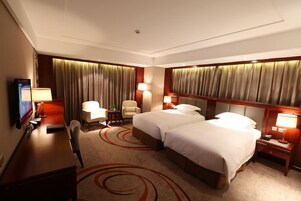 Minibar, in-room safe, desk, blackout drapes