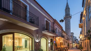 Fassade der Unterkunft – Abend/Nacht