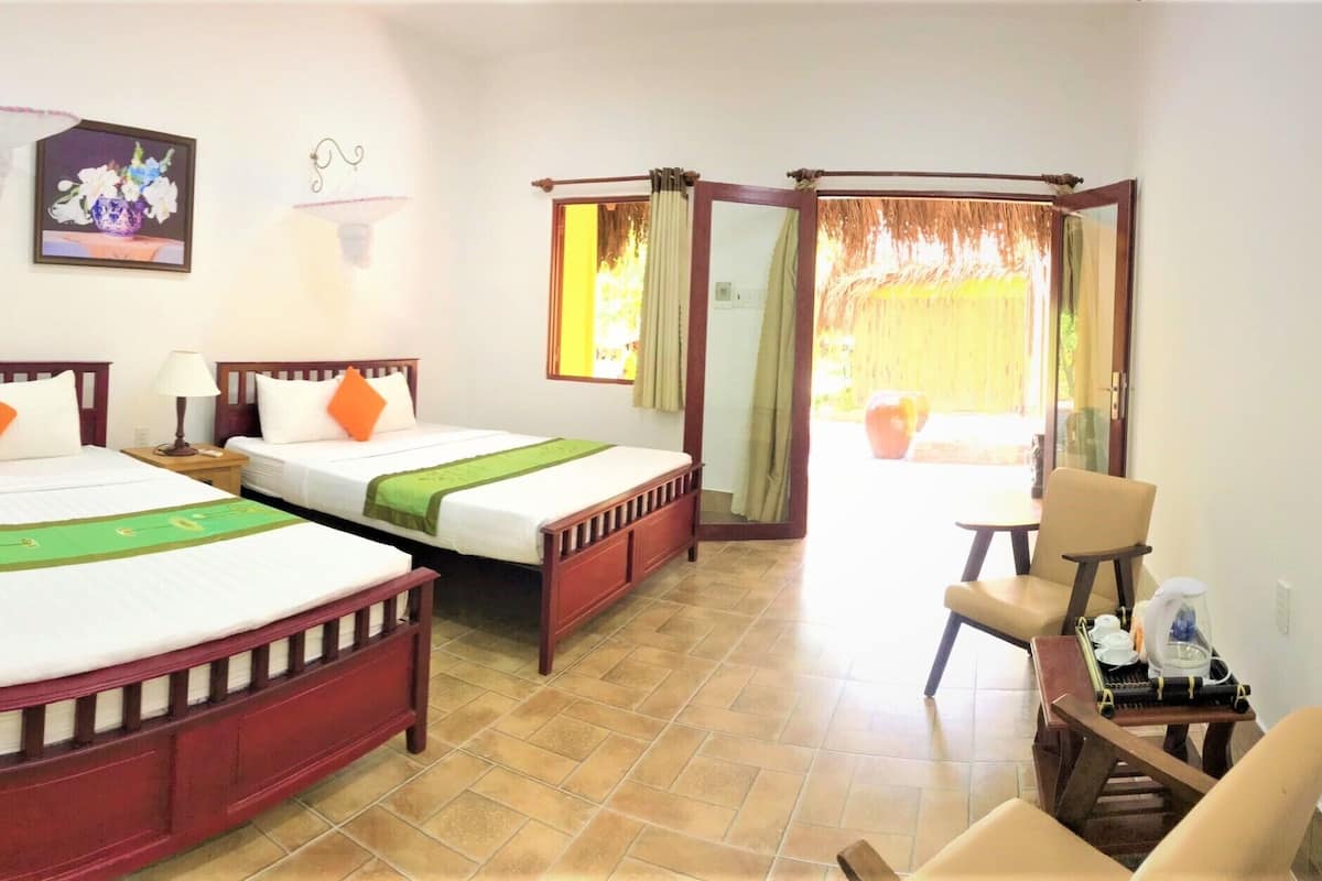 Family Room | 1 bedroom, minibar, free WiFi