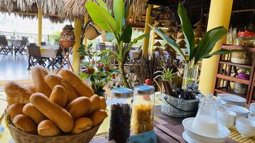 Petit déjeuner préparé à la commande compris tous les jours