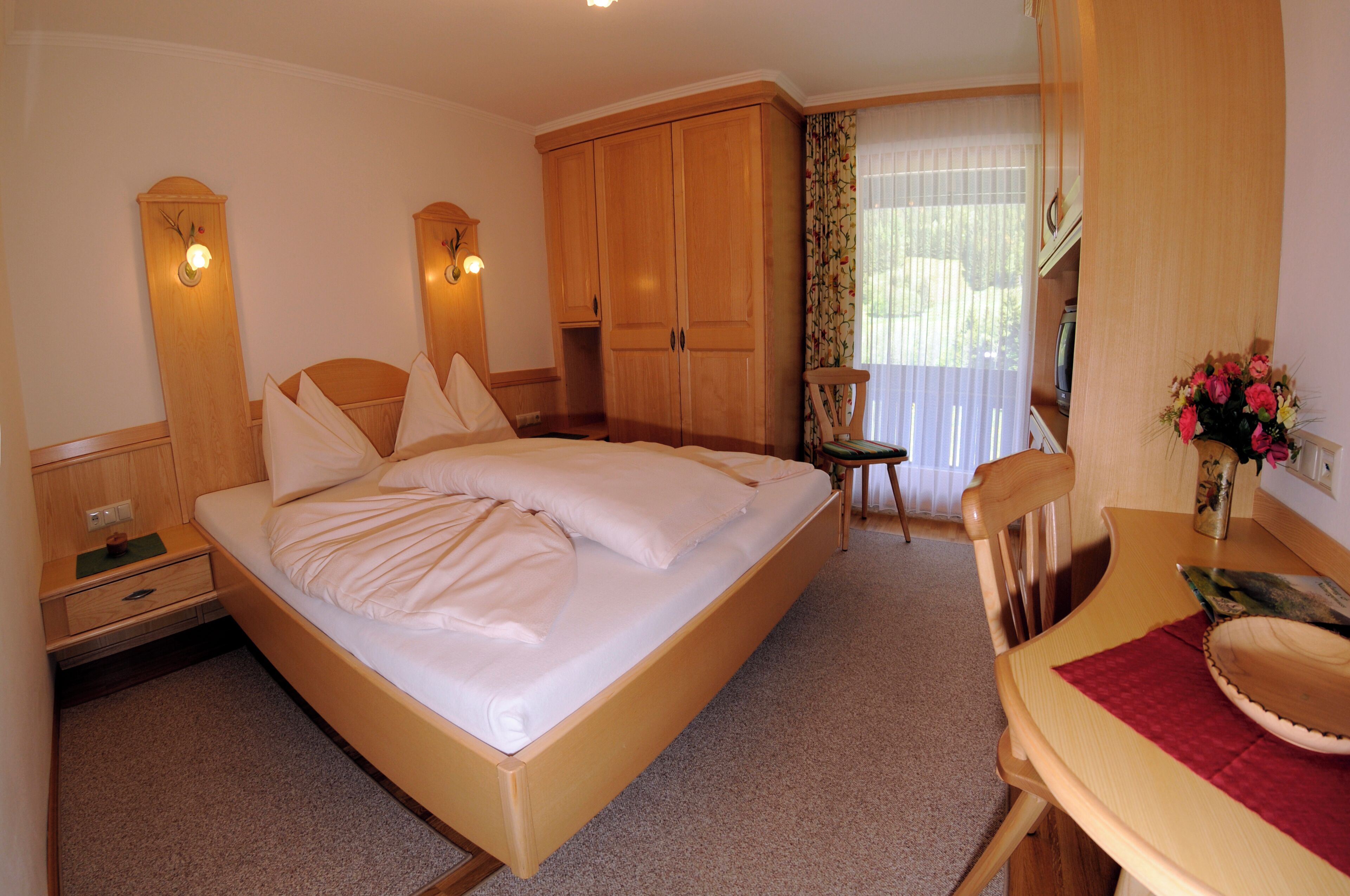 Doppelzimmer, 1 Queen-Bett | Hochwertige Bettwaren, Zimmersafe, schallisolierte Zimmer