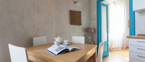 Apartment (1 Bedroom) | Interior