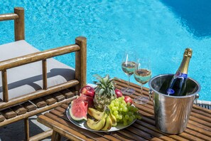Outdoor pool, open 9:00 AM to 5:00 PM, sun loungers - Play Eilat (Eilat)
