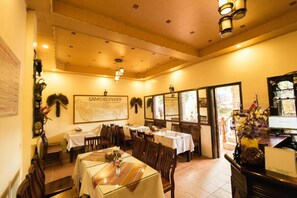 3 restaurants, breakfast, lunch served; local and international cuisine