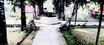 Safari Wildlife Lodge & Camp