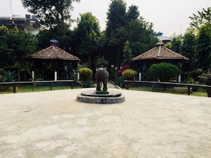 Khuôn viên nơi lưu trú